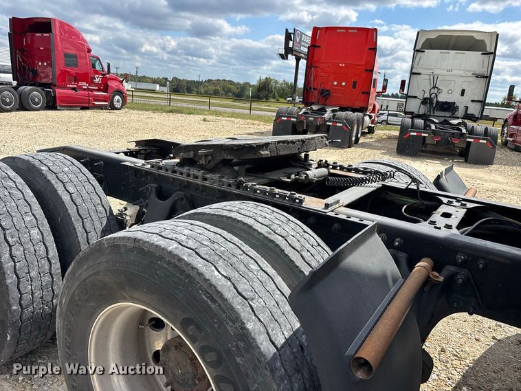 image for item ER3417 2018 International LT625 semi truck