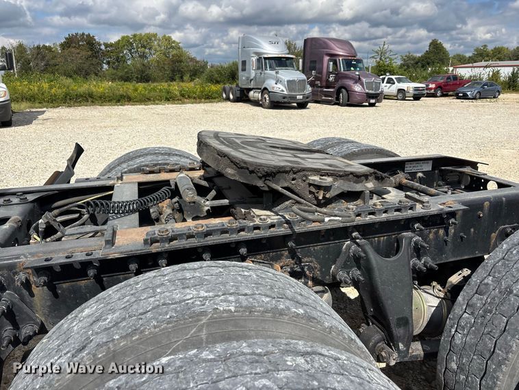 image for item ER3417 2018 International LT625 semi truck
