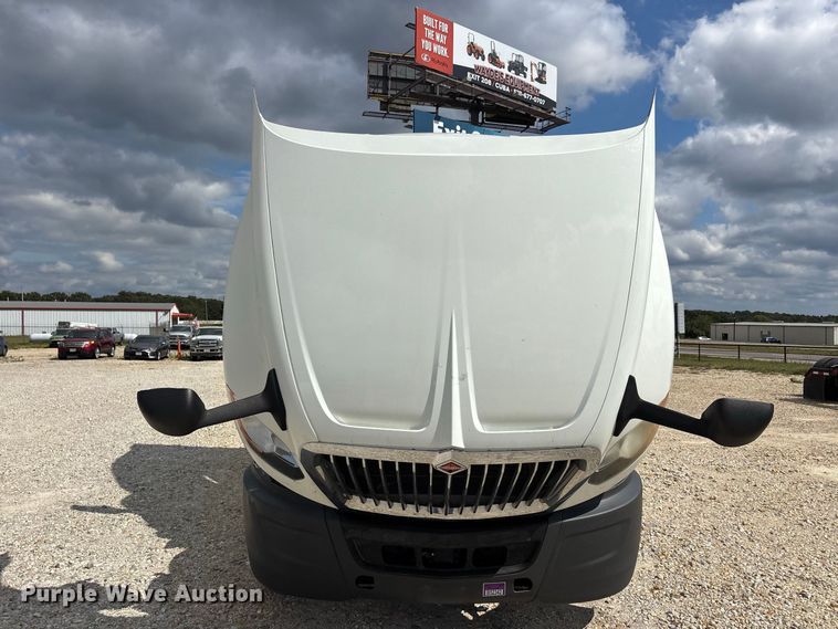image for item ER3417 2018 International LT625 semi truck