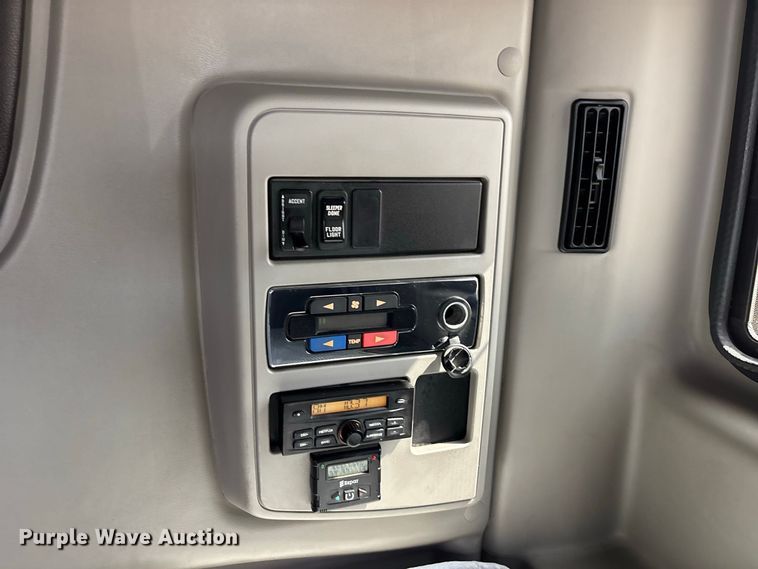 image for item ER3417 2018 International LT625 semi truck