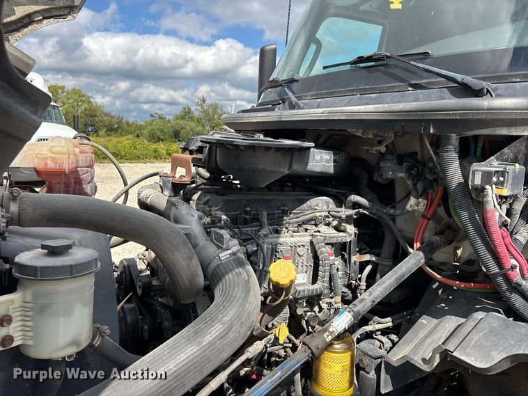 image for item ER3417 2018 International LT625 semi truck