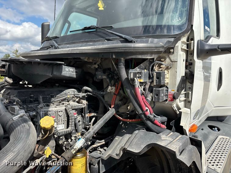 image for item ER3417 2018 International LT625 semi truck