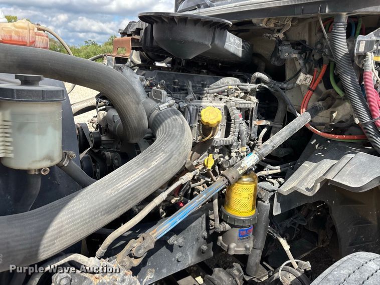 image for item ER3417 2018 International LT625 semi truck