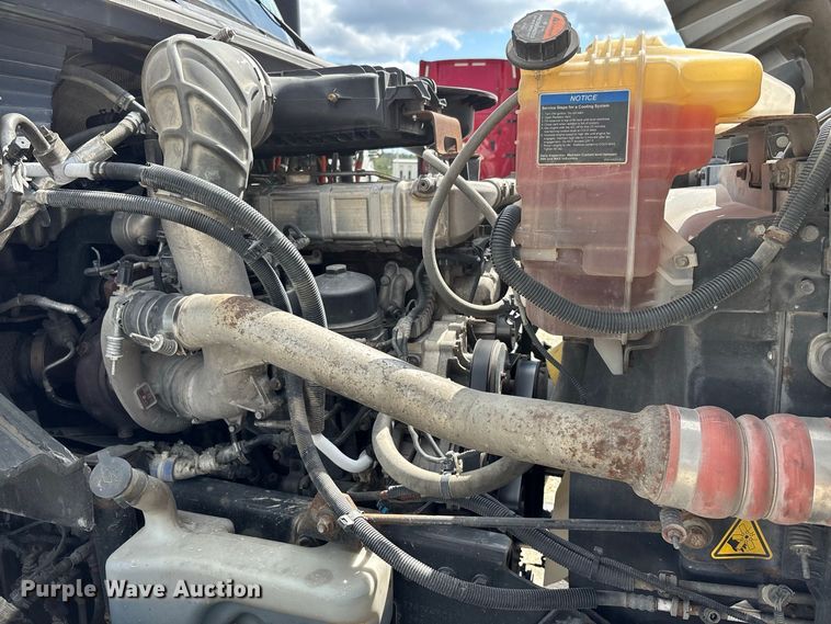 image for item ER3417 2018 International LT625 semi truck