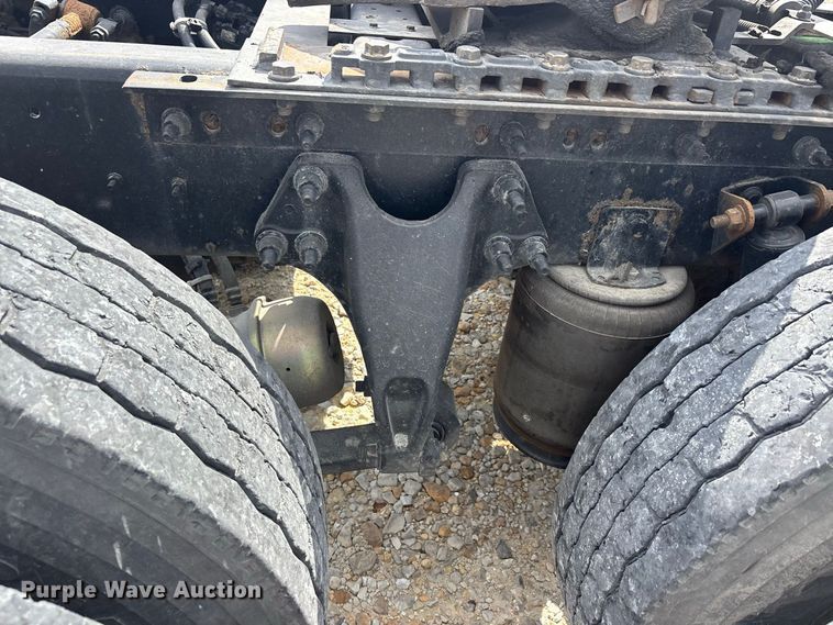 image for item ER3417 2018 International LT625 semi truck
