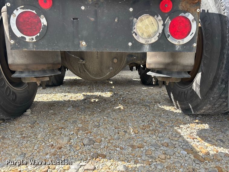 image for item ER3417 2018 International LT625 semi truck