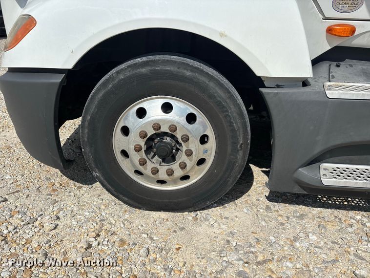 image for item ER3417 2018 International LT625 semi truck