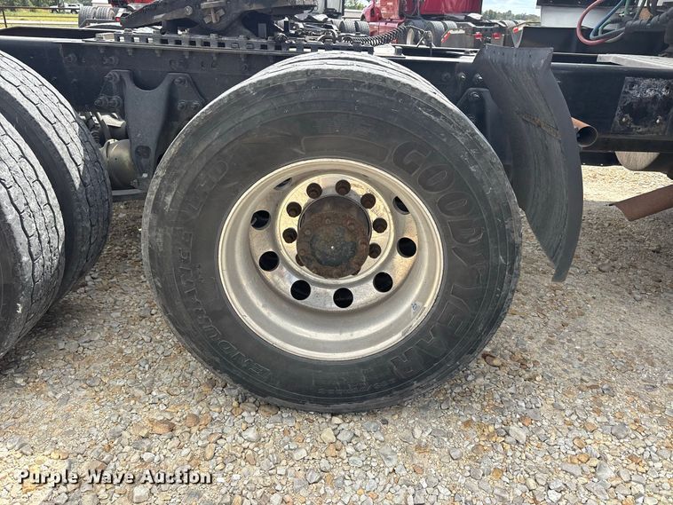 image for item ER3417 2018 International LT625 semi truck