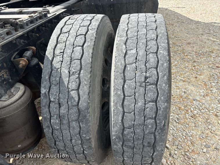 image for item ER3417 2018 International LT625 semi truck