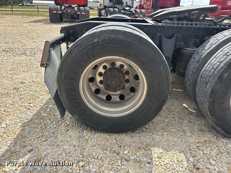 image for item ER3417 2018 International LT625 semi truck