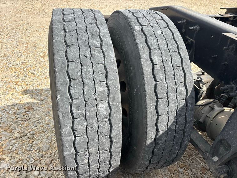 image for item ER3417 2018 International LT625 semi truck