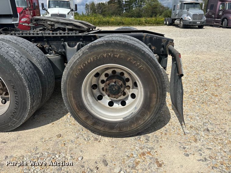 image for item ER3417 2018 International LT625 semi truck