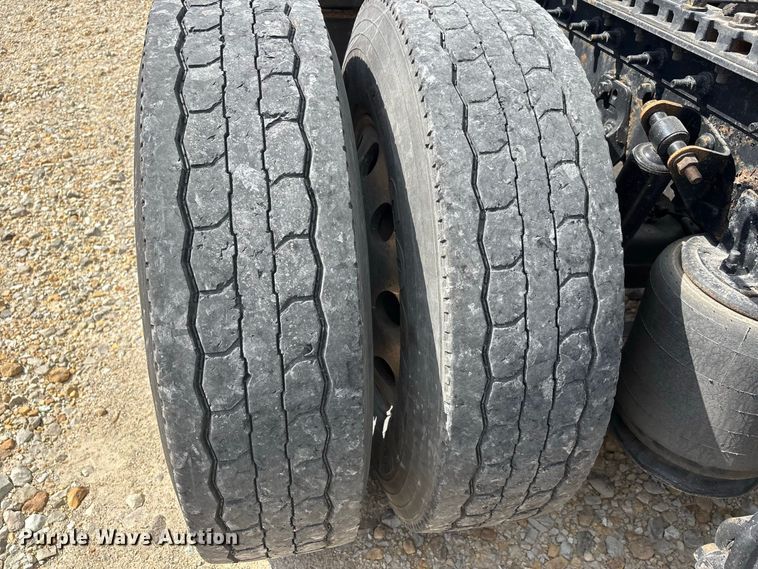image for item ER3417 2018 International LT625 semi truck
