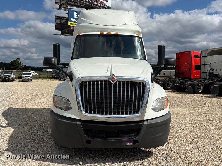 image for item ER3418 2020 International LT625 semi truck