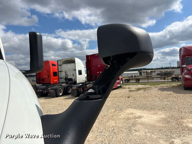 image for item ER3418 2020 International LT625 semi truck
