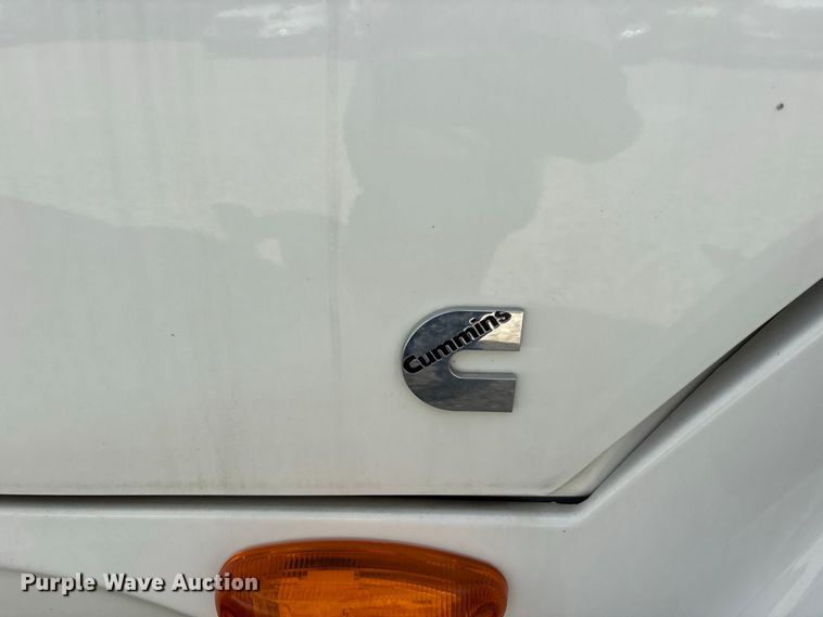 image for item ER3418 2020 International LT625 semi truck
