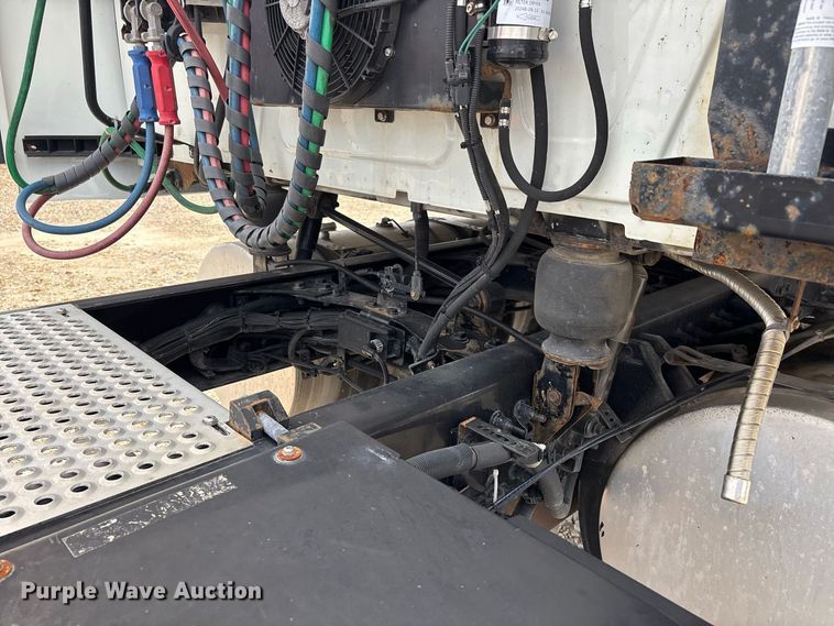 image for item ER3418 2020 International LT625 semi truck