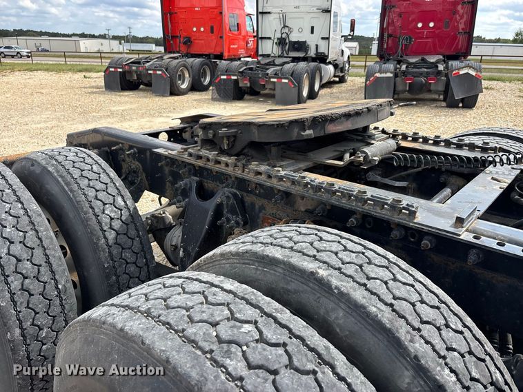 image for item ER3418 2020 International LT625 semi truck