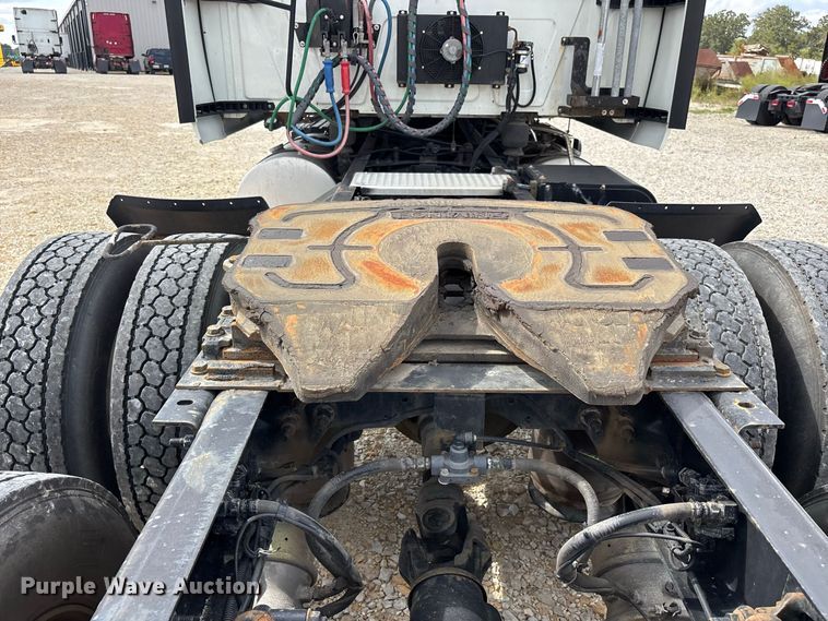 image for item ER3418 2020 International LT625 semi truck