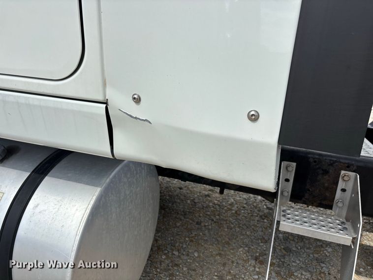 image for item ER3418 2020 International LT625 semi truck