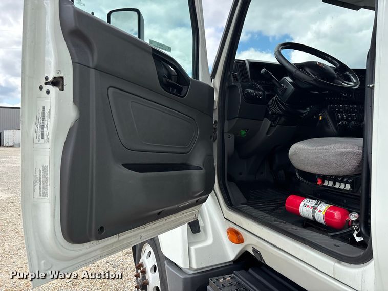 image for item ER3418 2020 International LT625 semi truck