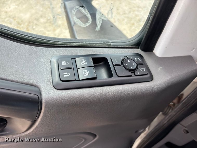 image for item ER3418 2020 International LT625 semi truck