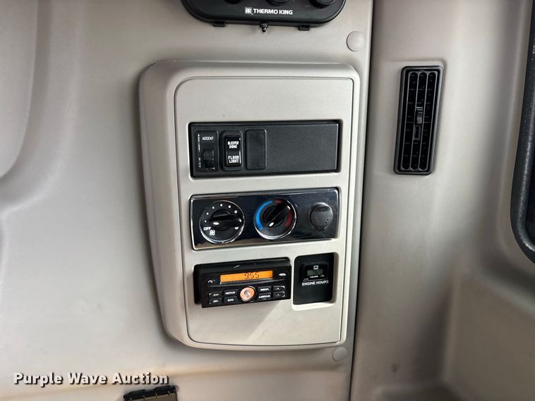 image for item ER3418 2020 International LT625 semi truck