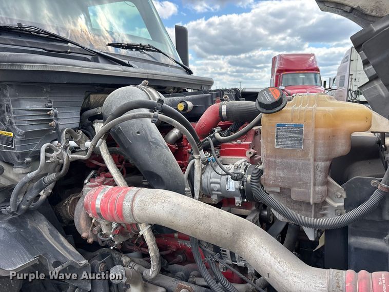 image for item ER3418 2020 International LT625 semi truck