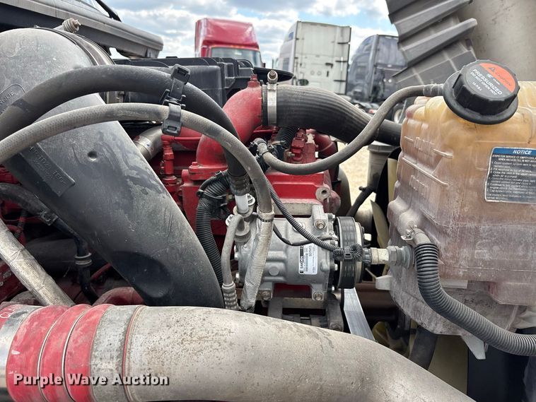 image for item ER3418 2020 International LT625 semi truck