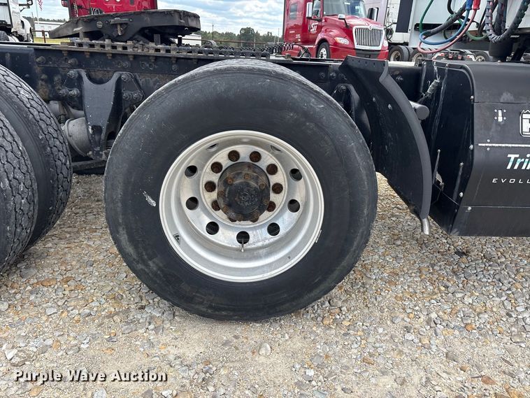 image for item ER3418 2020 International LT625 semi truck