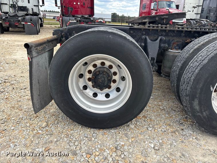 image for item ER3418 2020 International LT625 semi truck