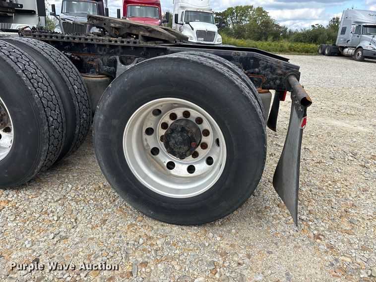 image for item ER3418 2020 International LT625 semi truck