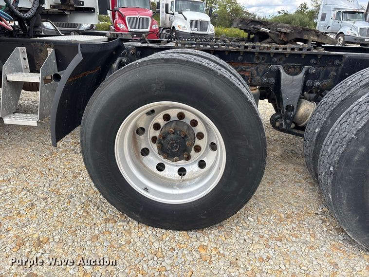 image for item ER3418 2020 International LT625 semi truck
