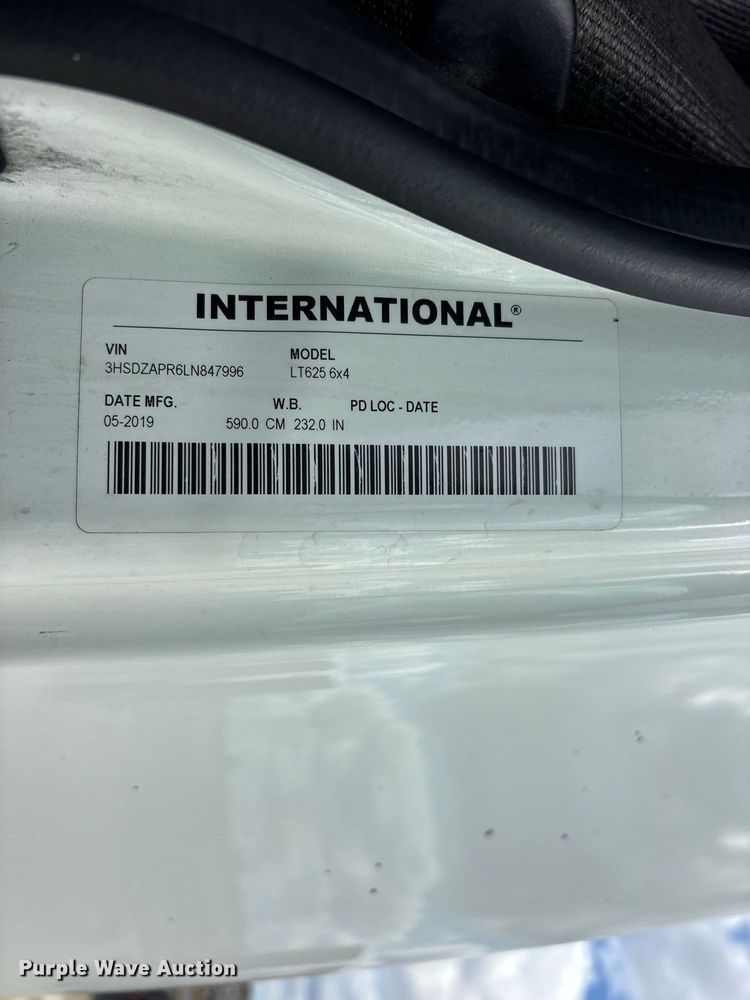 image for item ER3418 2020 International LT625 semi truck