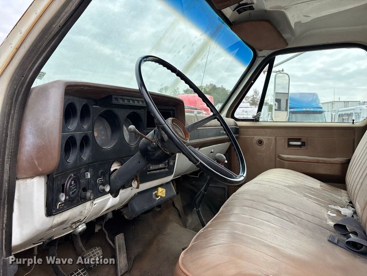 image for item ER3419 1988 GMC C7 digger derrick truck