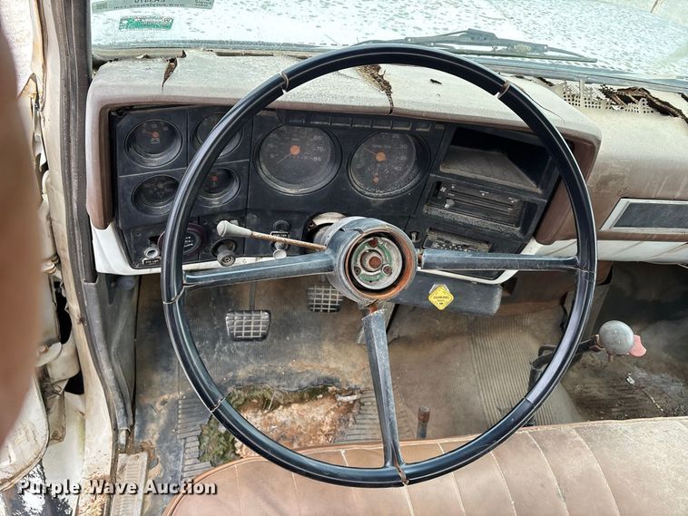 image for item ER3419 1988 GMC C7 digger derrick truck