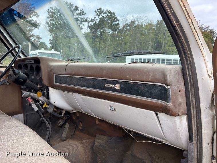 image for item ER3419 1988 GMC C7 digger derrick truck