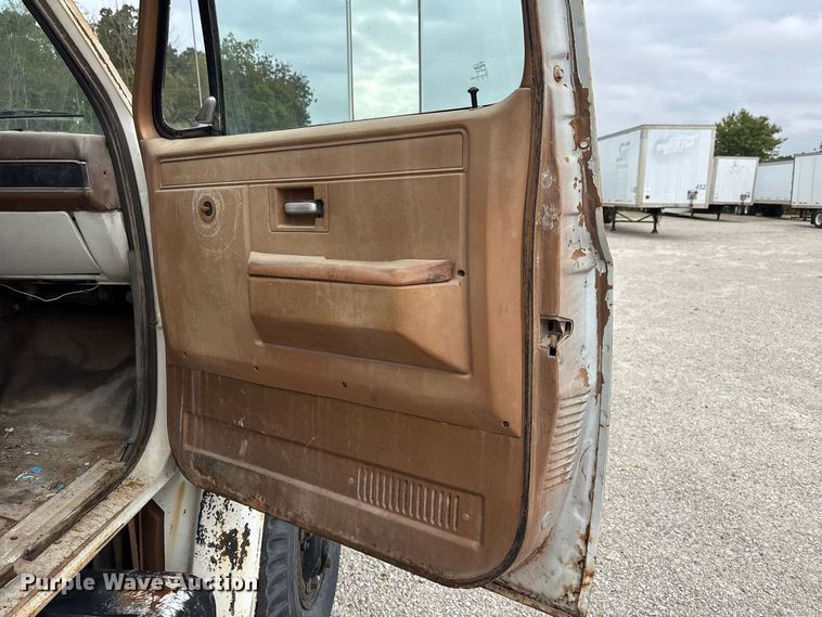 image for item ER3419 1988 GMC C7 digger derrick truck
