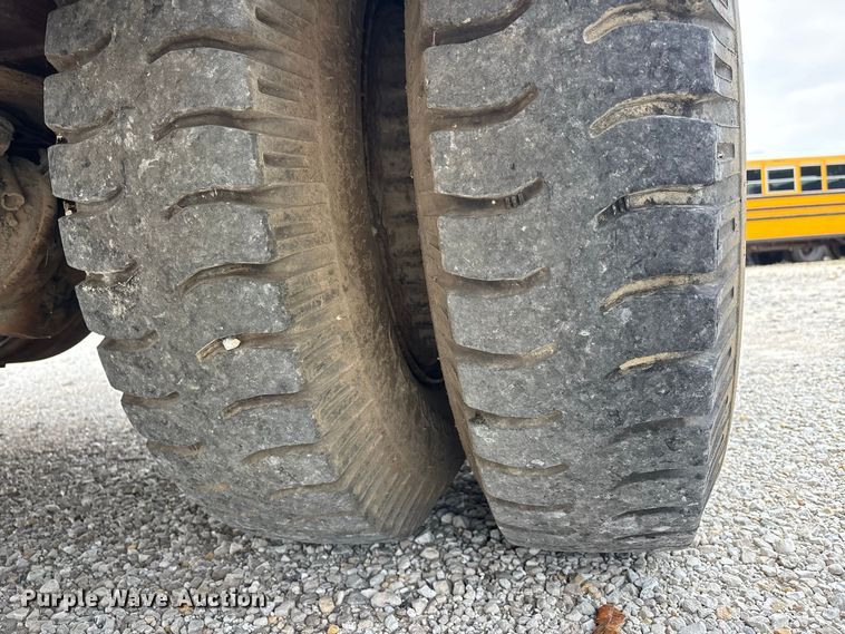 image for item ER3419 1988 GMC C7 digger derrick truck