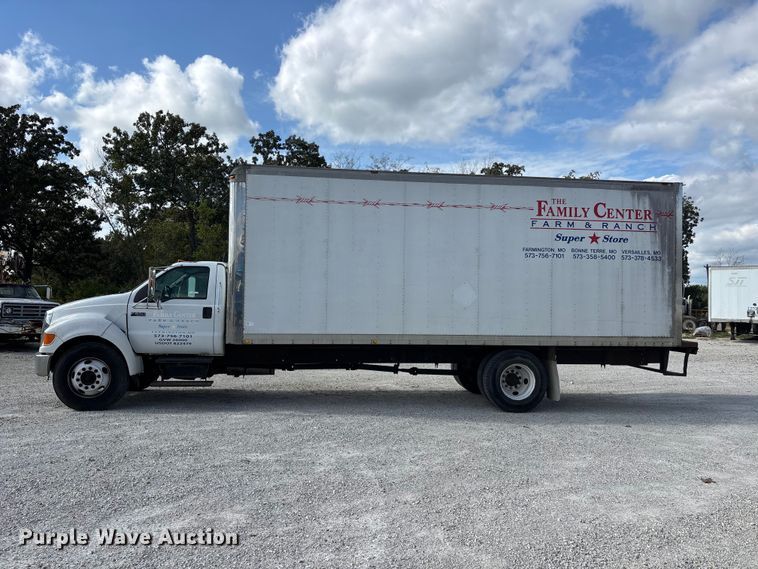 image for item ER3420 2007 Ford F650 box truck