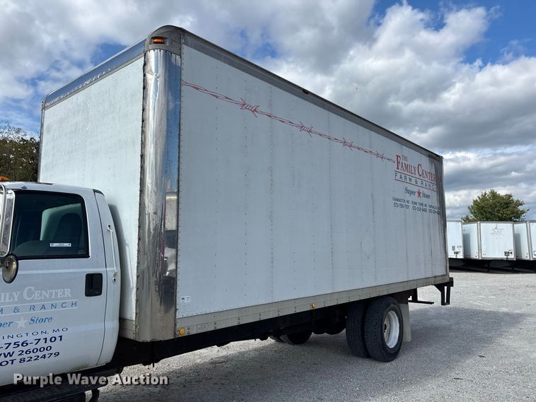 image for item ER3420 2007 Ford F650 box truck