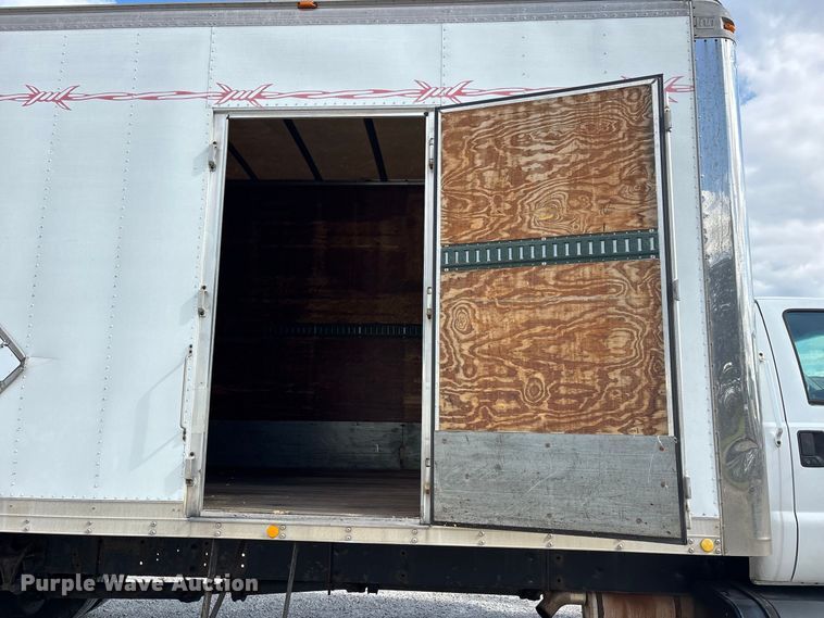 image for item ER3420 2007 Ford F650 box truck