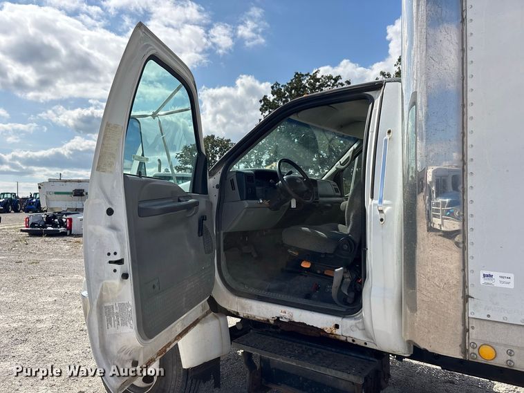image for item ER3420 2007 Ford F650 box truck