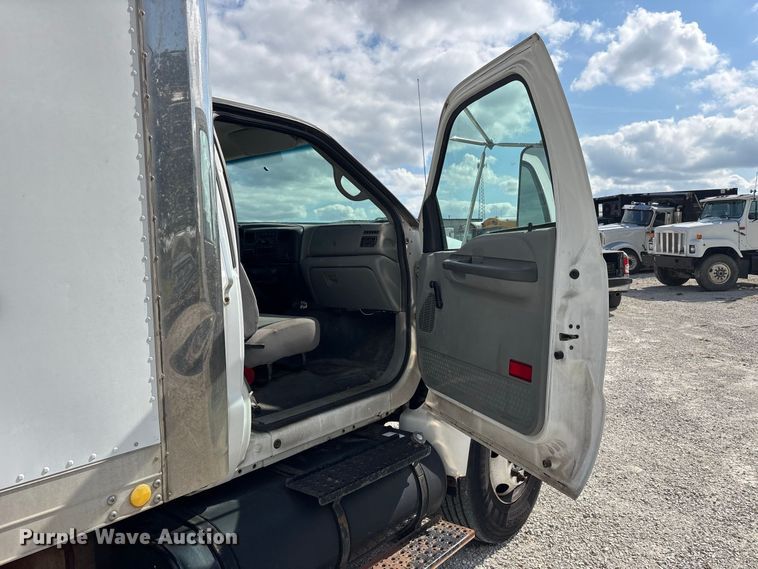 image for item ER3420 2007 Ford F650 box truck