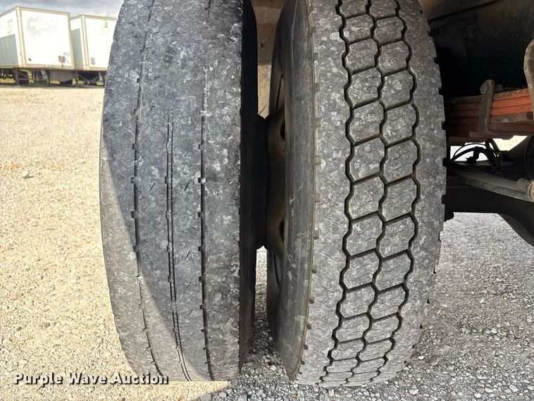 image for item ER3420 2007 Ford F650 box truck