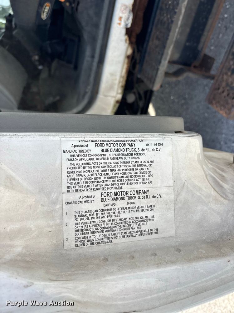 image for item ER3420 2007 Ford F650 box truck