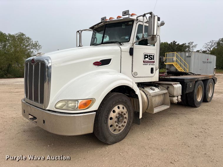 image for item ES8213 2010 Peterbilt 386 winch truck