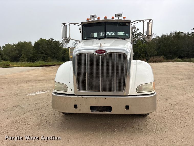image for item ES8213 2010 Peterbilt 386 winch truck