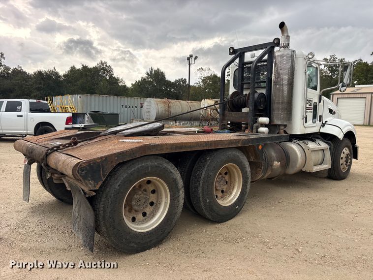 image for item ES8213 2010 Peterbilt 386 winch truck