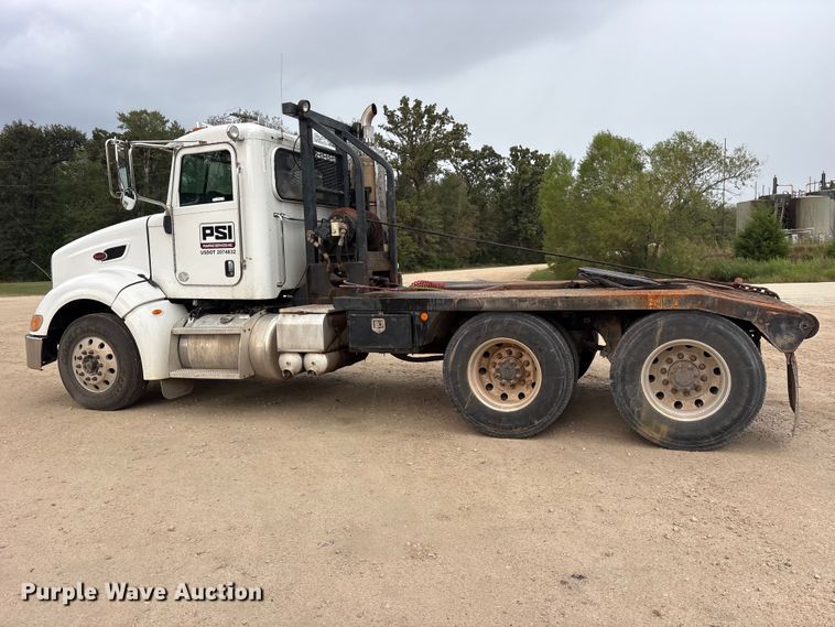 image for item ES8213 2010 Peterbilt 386 winch truck